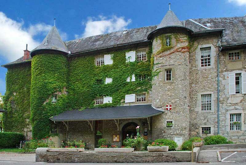 Chateau Des Comtes De Challes Exterior photo